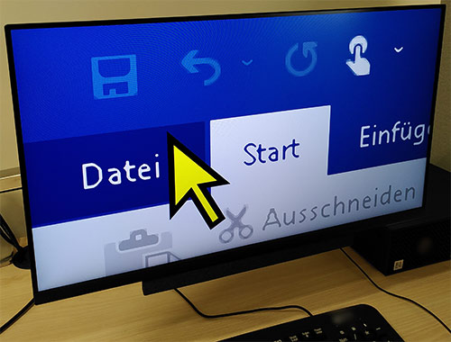 Foto einer vergrößerten Internetseite, man erkennt den Zoom.