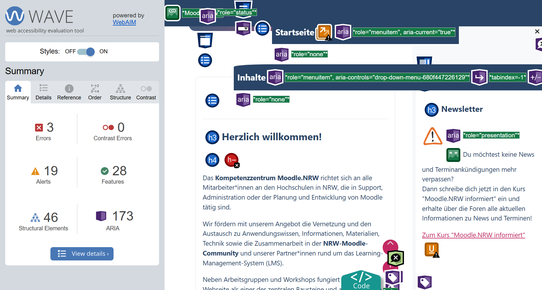 Screenshot WAVE Untersuchung in Moodle NRW. Auf der linken Seite wird der Analysebericht mit Fehlern der Barrierefreiheit gezeigt. Auf der rechten Seite sieht man die Auszeichnungen, die durch WAVE dazugekommen sind.